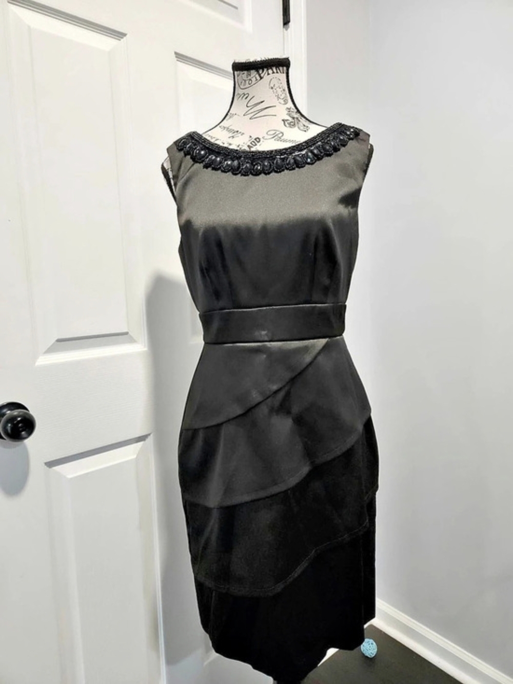Connected Apparel Beaded Neckline Midi Dress in Black Size 6 Like New